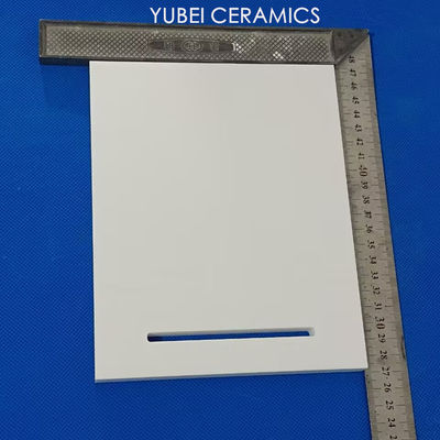 Polido de placas cerámicas de alumina para alta resistencia dieléctrica en aplicaciones industriales